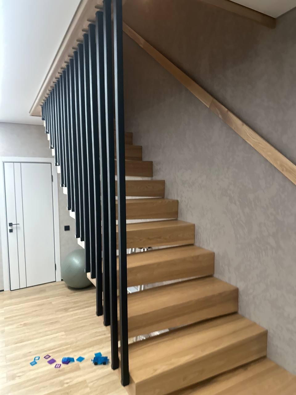 "Консольная" лестница