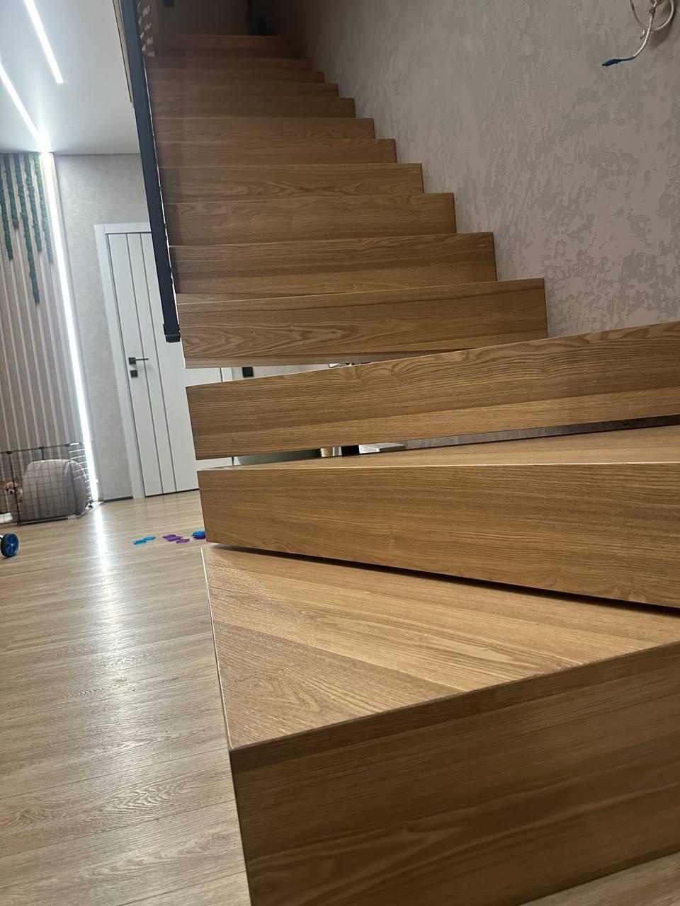 "Консольная" лестница