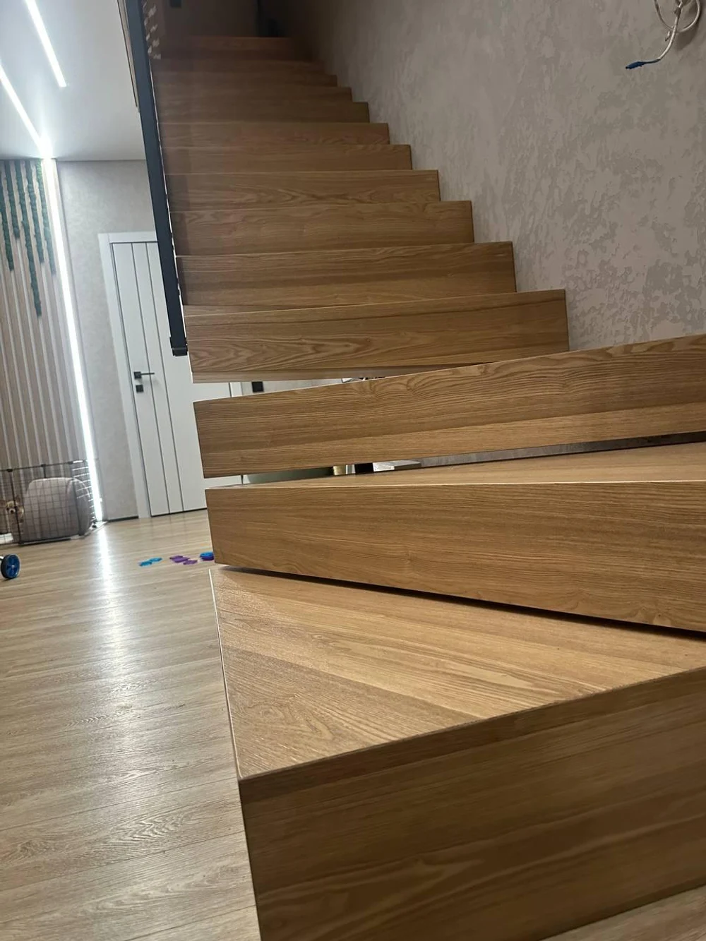 "Консольная" лестница